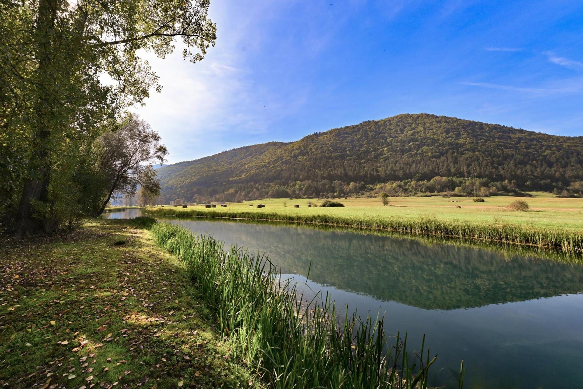 Riverside Apartments Оточац Экстерьер фото
